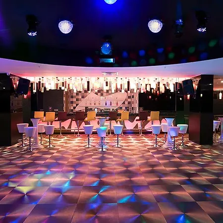 & Hotel 5*